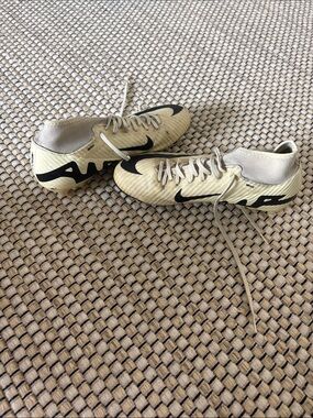 mercurial air, zoom elite soccer, cleats, women
